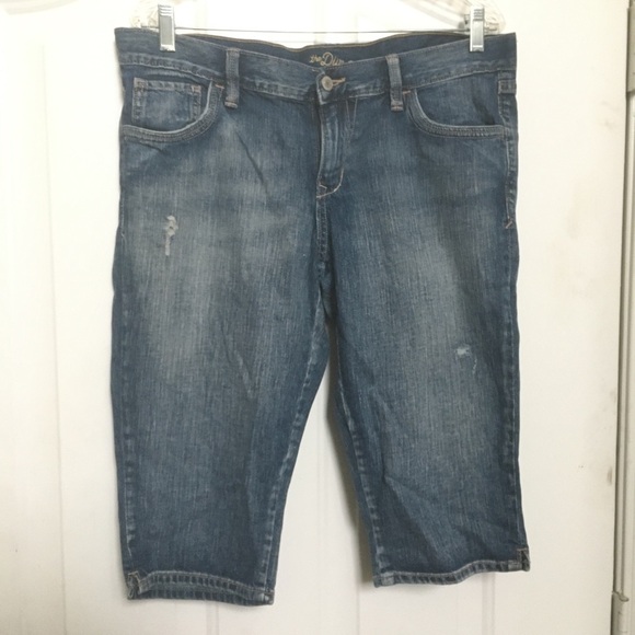 LADIES’ Old Navy diva distressed shorts (12) - Picture 1 of 8